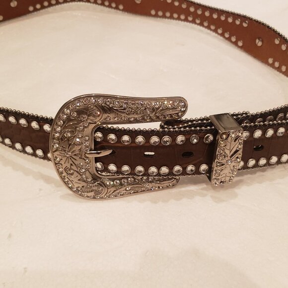 Blazin Roxx Leather Scalloped Rhinestone Concho Belt - Picture 5 of 15